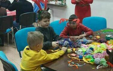 Trwa tworzenie ozd&oacute;b świątecznych