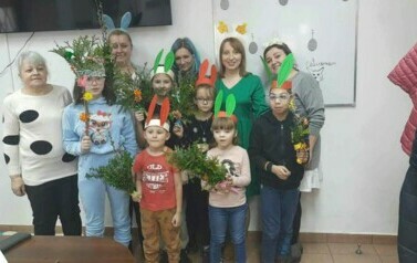 Zdjęcie grupowe uczestnik&oacute;w spotkania
