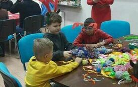 Trwa tworzenie ozd&oacute;b świątecznych