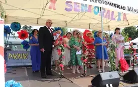 Występ artystyczny senior&oacute;w